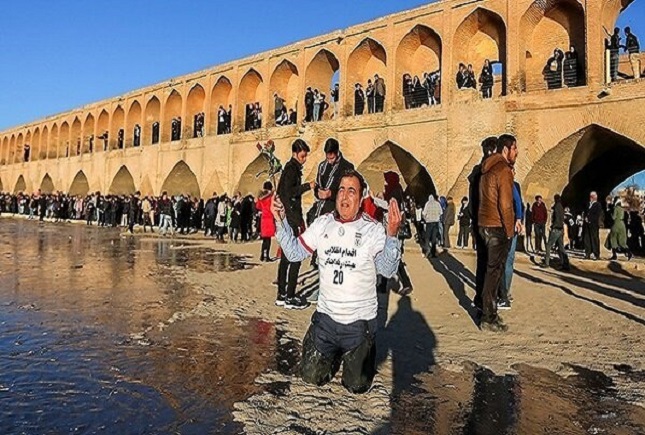 زاینده رود زنده می‌شود