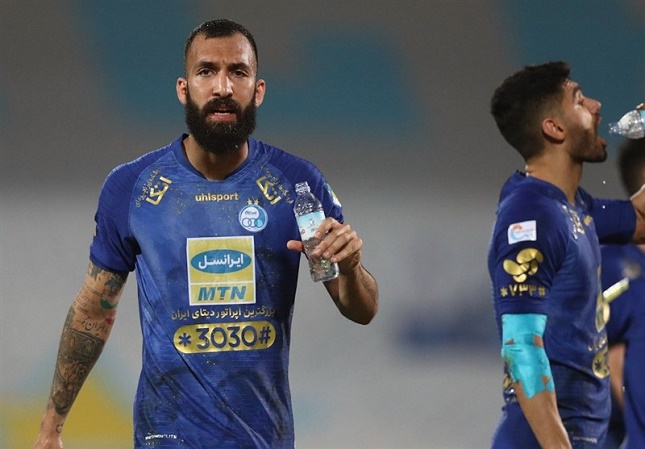 مدافع استقلال جواب منتقدان را داد