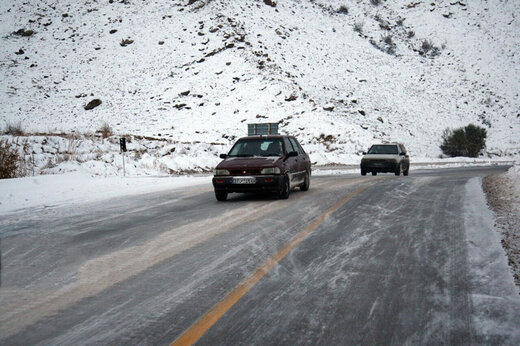 آغاز بارش برف و باران در جاده‌های ۱۸ استان کشور