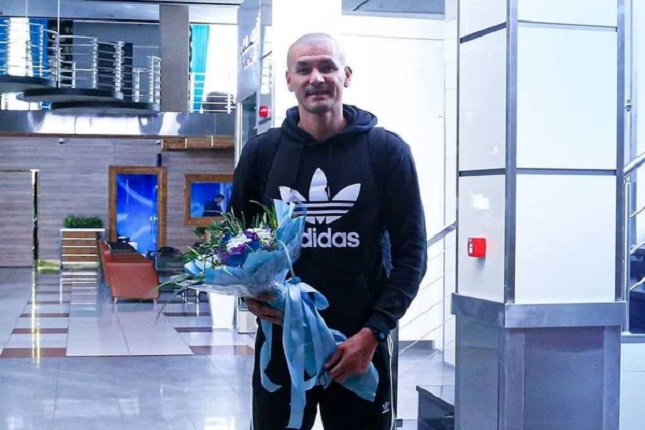 سیلوا به استقلال رسید