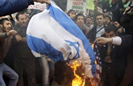 پرچم اسرائیل در استانبول به آتش کشیده شد!/ فیلم