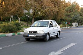 بار غیر متعارف و عجیب یک پراید وسط شهر!/ فیلم