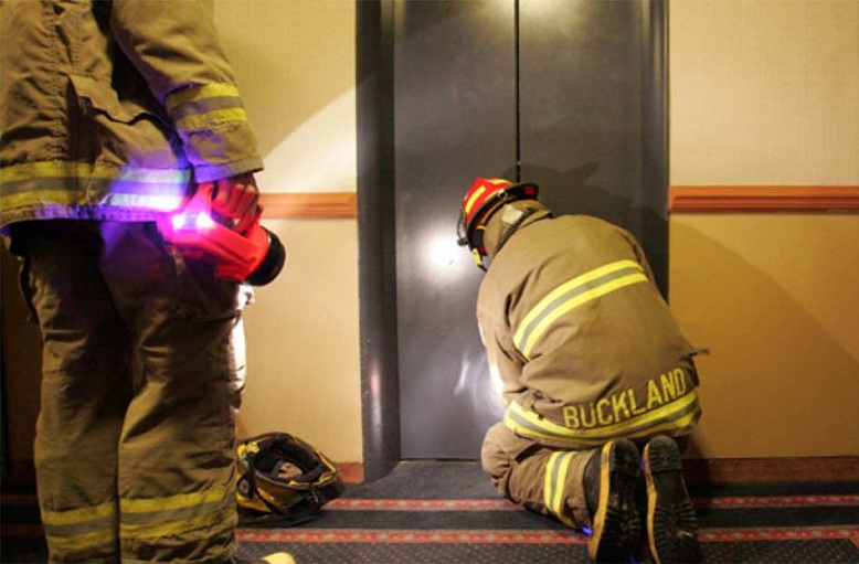 گرفتاری در آسانسور در تهران