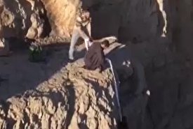عمامه یک روحانی ناجی مرد گرفتار در کوه