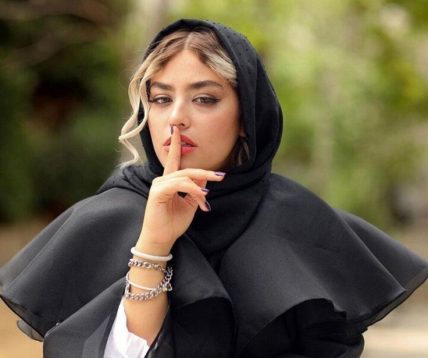  ریحانه پارسا