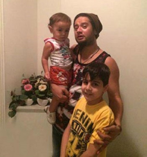 رونمایی علی صادقی از همسر و فرزندش/ عکس