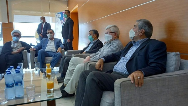 اولین تصاویر از احمدی‌نژاد و همسرش در دبی