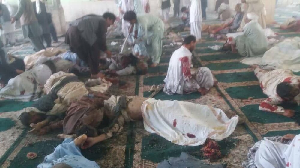تصاویر دلخراش از قربانیان انفجار مسجد قندهار