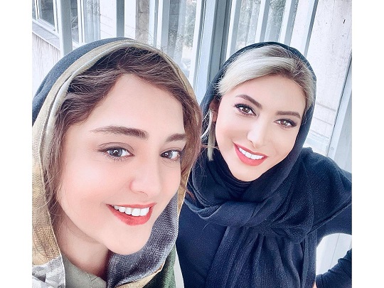 عکس سلفی نرگس محمدی و فریبا نادری در پشت صحنه فیلم