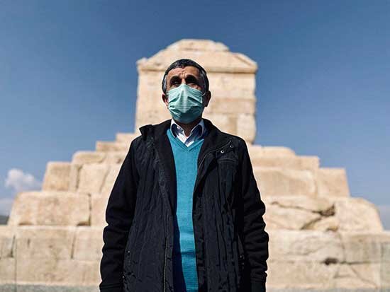بازدید محمود احمدی‌نژاد از پاسارگاد