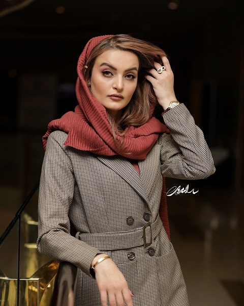 استایل رسمی نیلوفر پارسا بازیگر سریال آوای باران + عکس