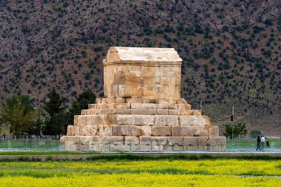 ماجرای انتخاب ۷ آبان به عنوان روز بزرگداشت کوروش