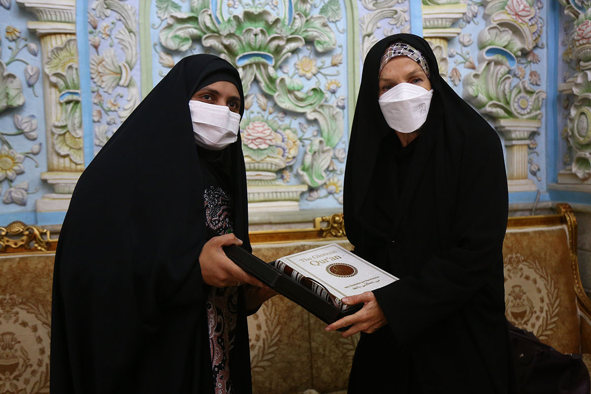 سفر استرالیا در قم چـــادری شد