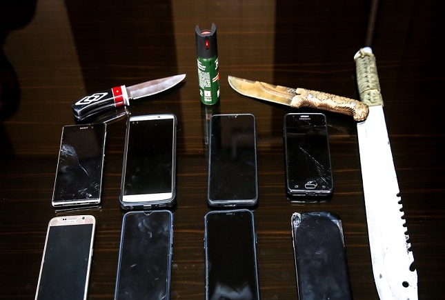 اشباح تهران دستگیر شدند/ اعتراف به ۱۰ موبایل قاپی موبایل قاپی