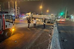 حادثه خودرو تانکر حمل سوخت بزرگراه امام رضا پاکدشت / فیلم