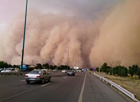 لحظه وحشتناک قهوه ای شدن آسمان تهران/ فیلم