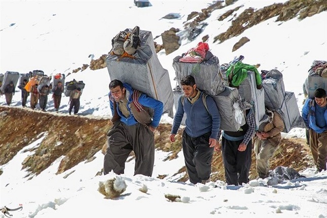 مهلت یک ماهه برای ساماندهی کولبران مهلت یک ماهه برای ساماندهی کولبران