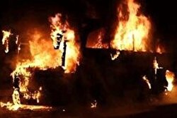 آتش گرفتن ناگهانی اتوبوس برقی در فرانسه / فیلم