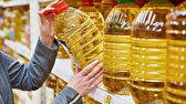 هجوم بی‌سابقه مردم برای خرید روغن / فیلم