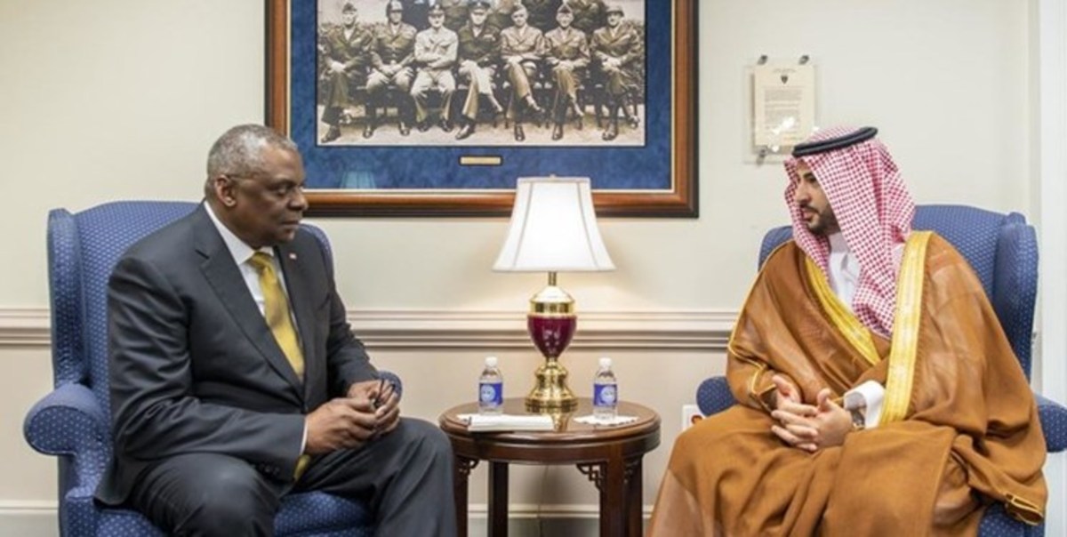 اظهارات ضد ایرانی وزیر دفاع آمریکا در حضور مقام سعودی اظهارات ضد ایرانی وزیر دفاع آمریکا در حضور مقام سعودی