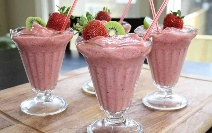 اسموتی توت‌فرنگی