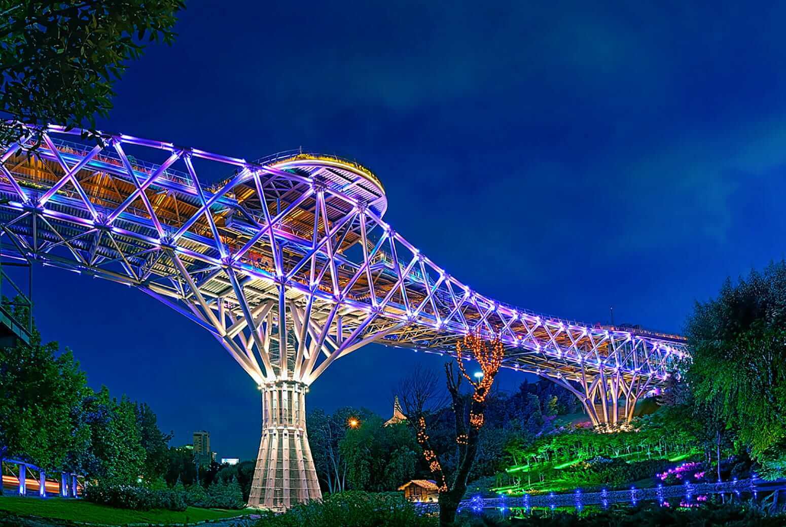 پل طبیعت شهر تهران