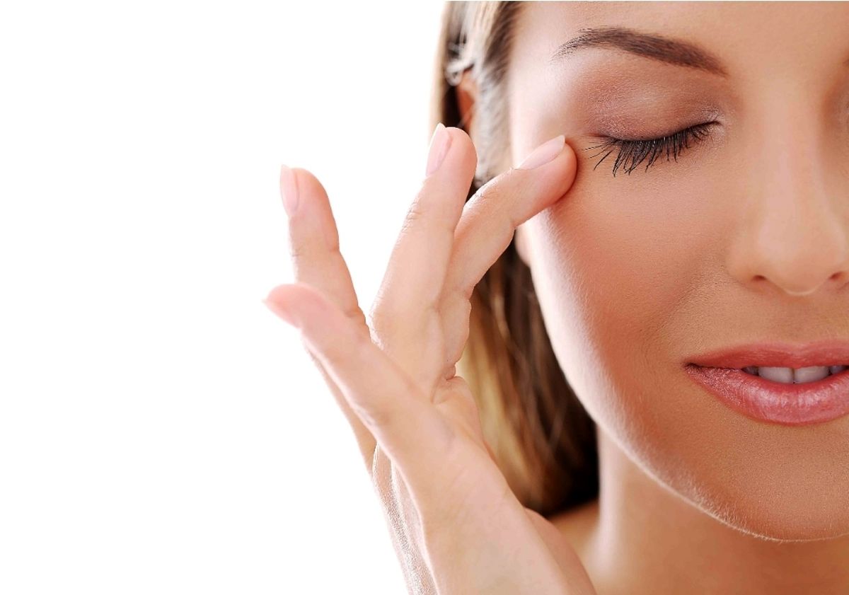 خانمهای خوشگل، با این شرایط هرگز آرایش نکنید! خانمهای خوشگل، با این شرایط هرگز آرایش نکنید!