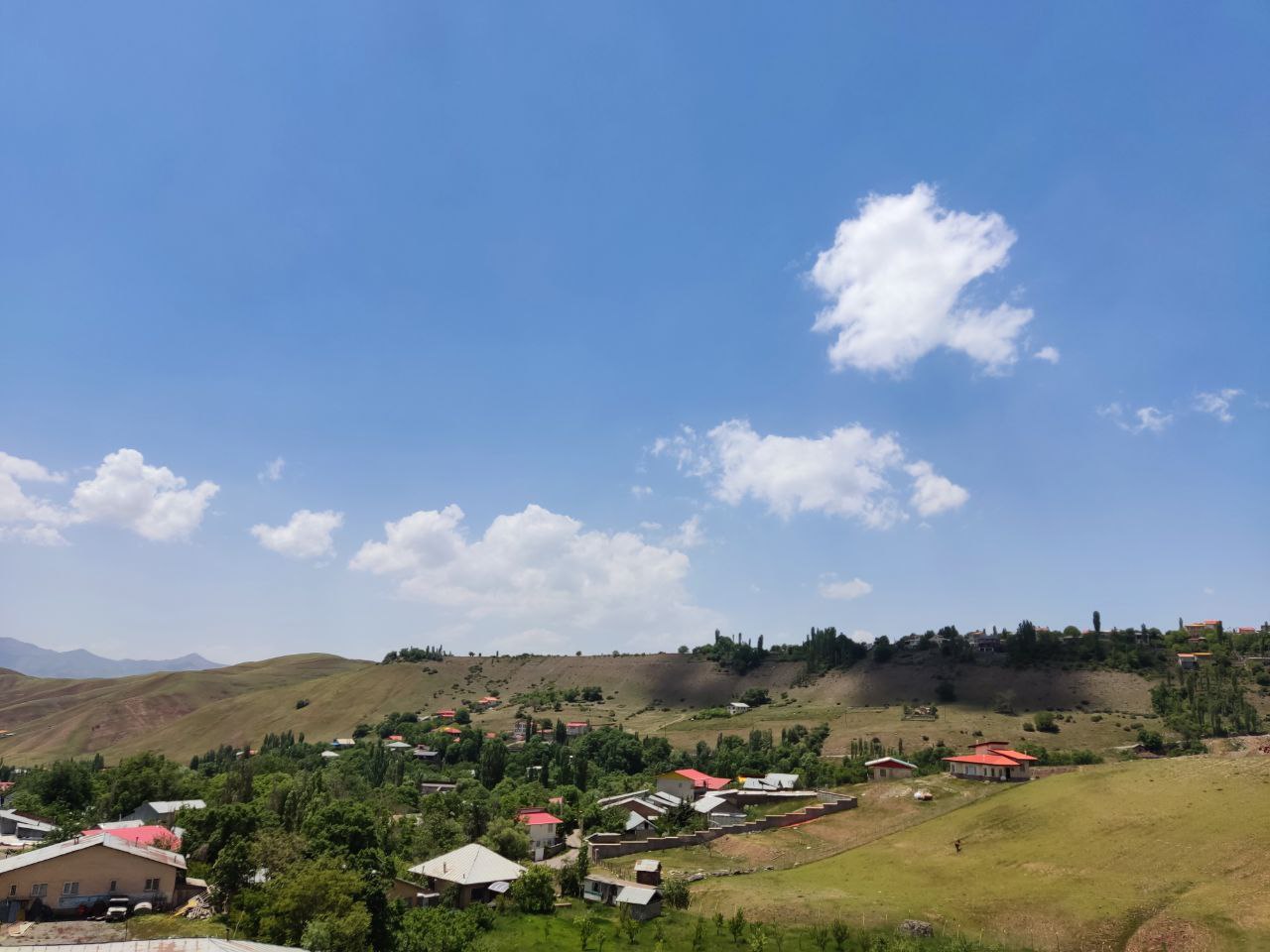 معرفی جاذبه‌های گردشگری آبشار و روستای کرکبود