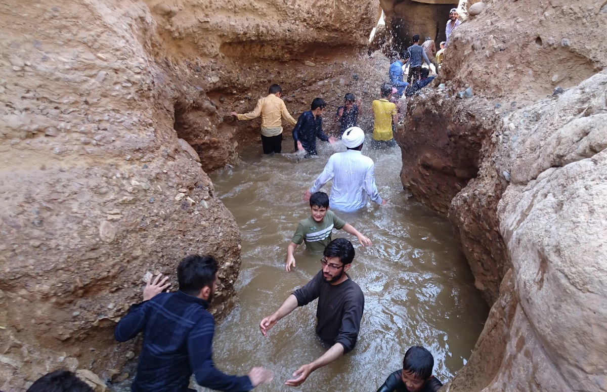 معرفی طبیعت بکر روستا و تنگه قاهان