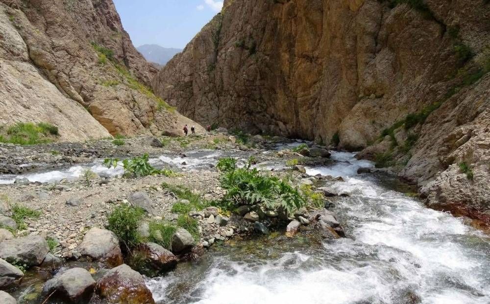 جاذبه های گردشگری تونل برفی روستای لالان جاذبه های گردشگری تونل برفی روستای لالان
