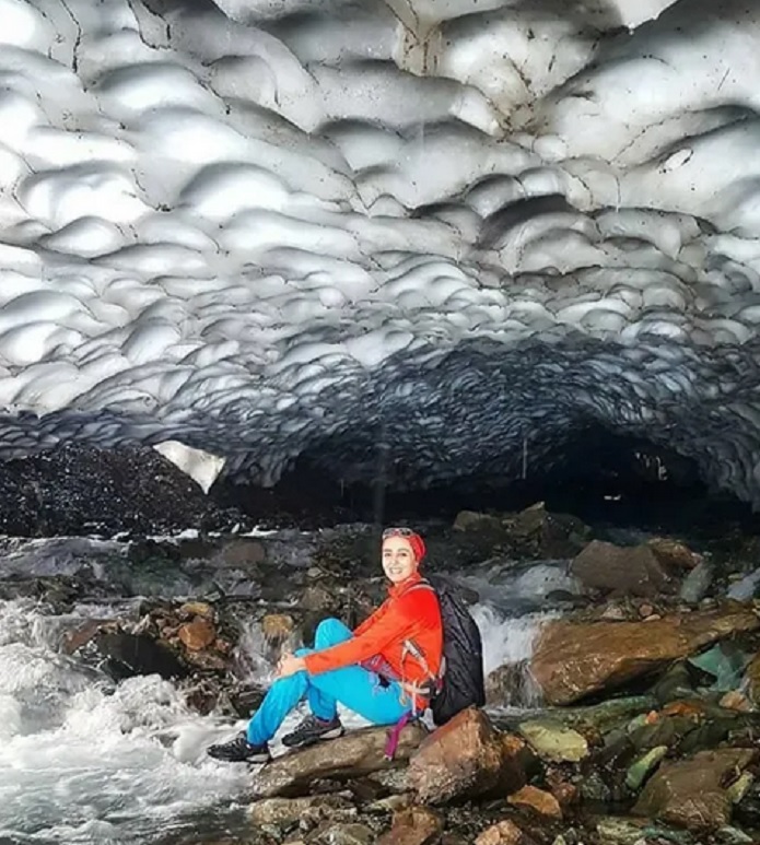 جاذبه های گردشگری تونل برفی روستای لالان جاذبه های گردشگری تونل برفی روستای لالان