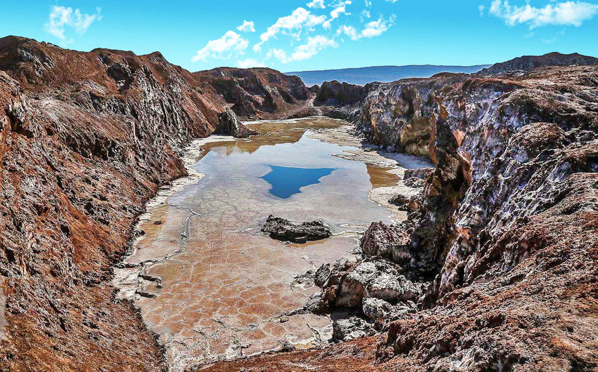 معرفی جاذبههای گنبد نمکی قم معرفی جاذبههای گنبد نمکی قم