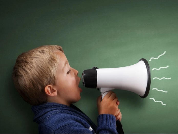 چرا کودکان شب ها قبل از خواب زیاد حرف میزنند؟ چرا کودکان شب ها قبل از خواب زیاد حرف میزنند؟