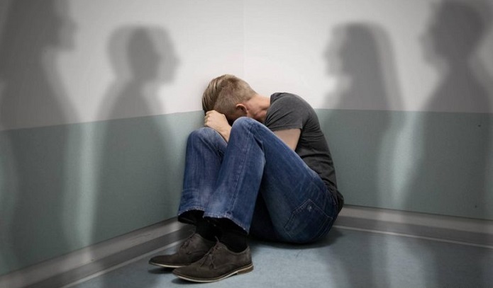 با فرزند معتاد چگونه رفتار کنیم؟