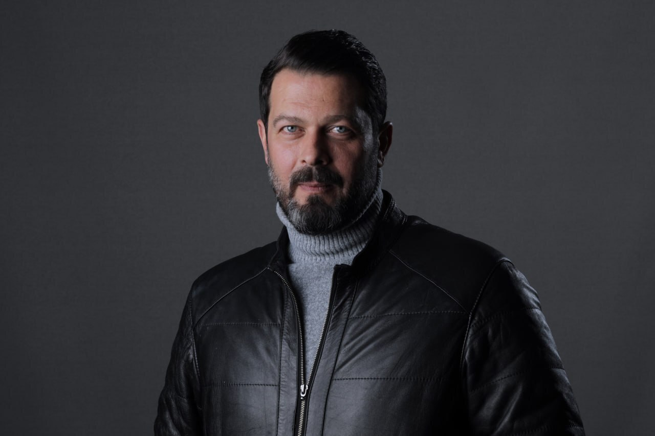 پژمان بازغی با کاپشن چرم گران قیمت پژمان بازغی با کاپشن چرم گران قیمت