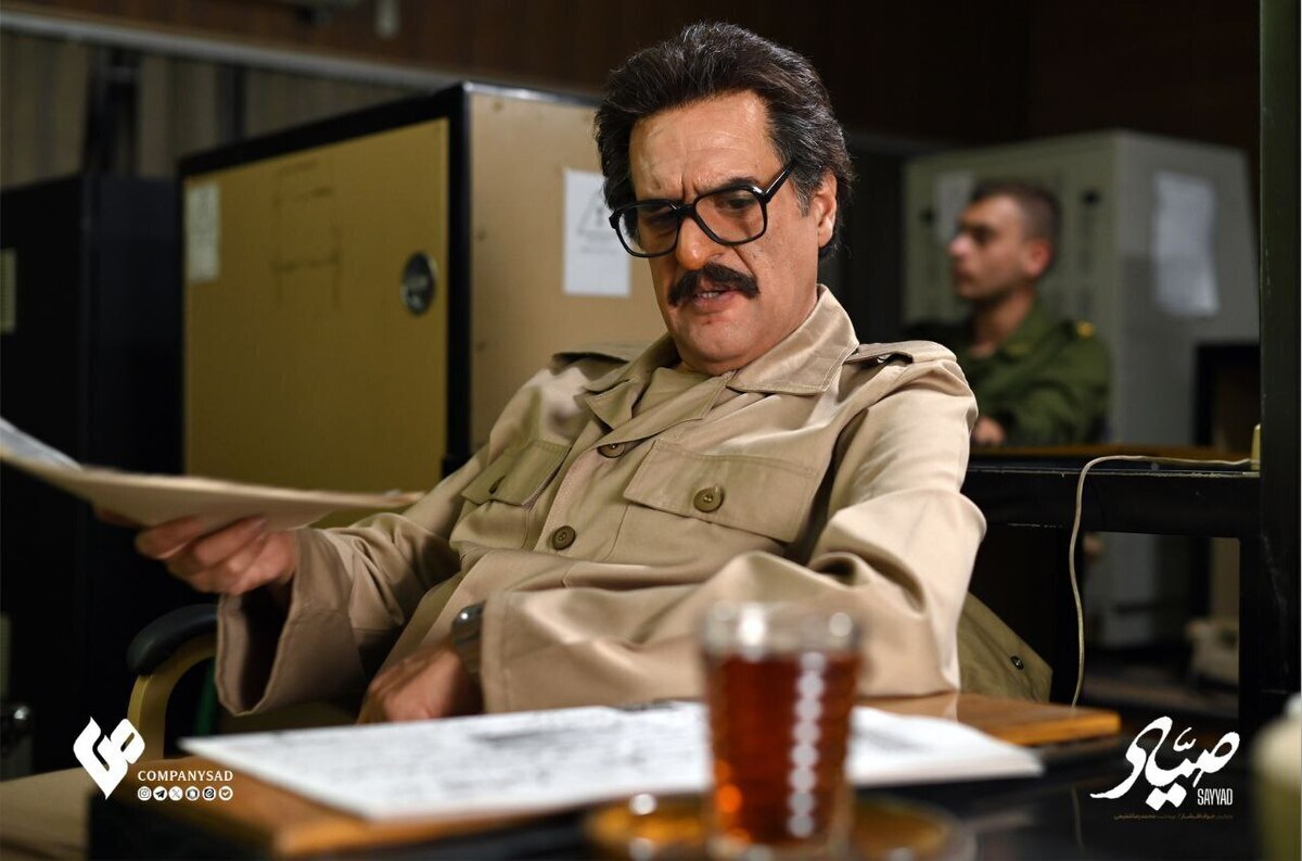 عکس/گریم هومن برق‌نورد در نقش بنی‌صدر