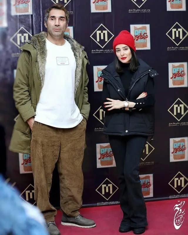 عکس/ استایل خاص الناز حبیبی د راکران عینک قرمز عکس/ استایل خاص الناز حبیبی د راکران عینک قرمز