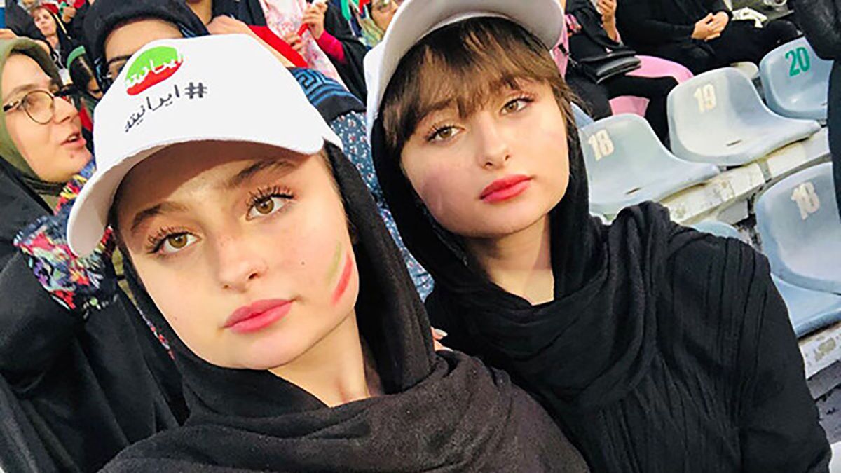 محسن تنابنده سارا و نیکا را با خاک یکسان کرد! محسن تنابنده سارا و نیکا را با خاک یکسان کرد!