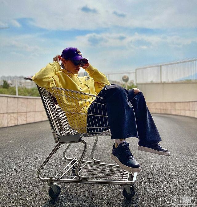 عکس/ حرکت جنجالی ترلان پروانه در مرکز خرید عکس/ حرکت جنجالی ترلان پروانه در مرکز خرید