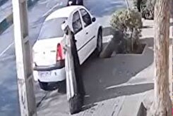 فیلم/لحظه سرقت موبایل یک روحانی در خیابان