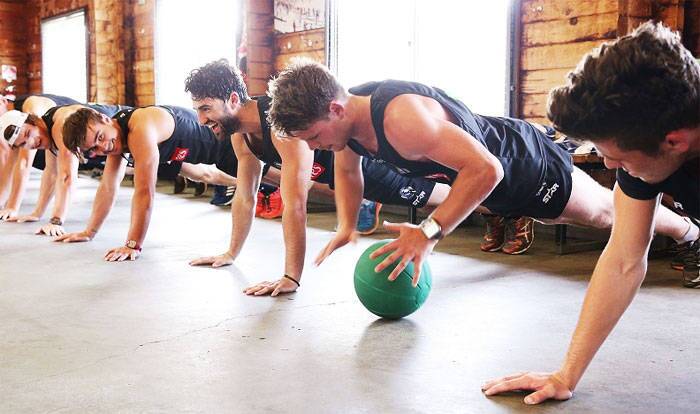 تأثیر ورزش های گروهی بر تقویت روحیه و ارتباطات اجتماعی تأثیر ورزش های گروهی بر تقویت روحیه و ارتباطات اجتماعی