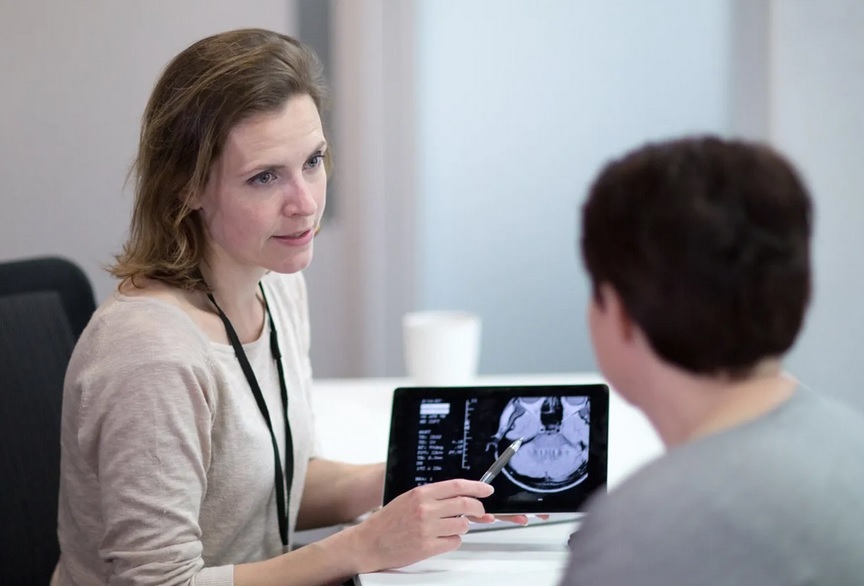 بیماری‌ ام اس چیست و راه‌های درمان آن کدامند؟