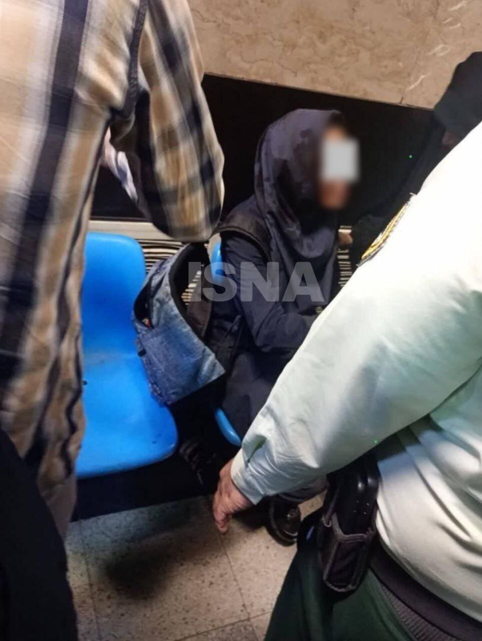 اولین تصاویر از ماجرای خودکشی ناکام زن جوان در مترو تهران