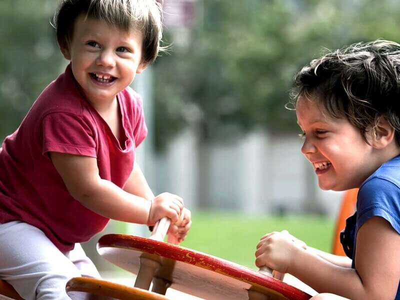 چرا تغذیه و ورزش در رشد کودک اهمیت دارند؟ چرا تغذیه و ورزش در رشد کودک اهمیت دارند؟