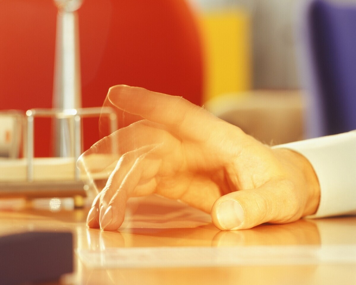 این ترفند ساده به شما کمک کند در یک فضای پر سر و صدا بهتر بشنوید