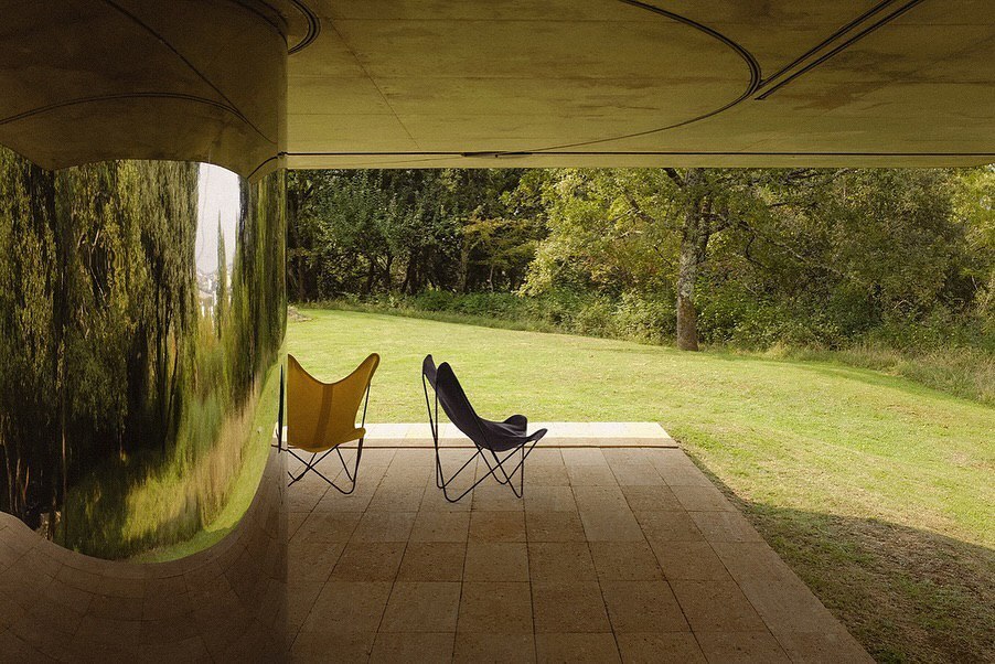 ویلایی در فرانسه با دیوارهایی شبیه پنیر! ویلایی در فرانسه با دیوارهایی شبیه پنیر!