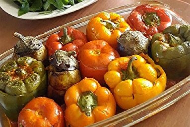 طرز تهیه دلمه فلفل دلمه‌ای