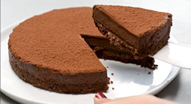 طرز تهیه چیزکیک شکلاتی یخچالی بدون فر