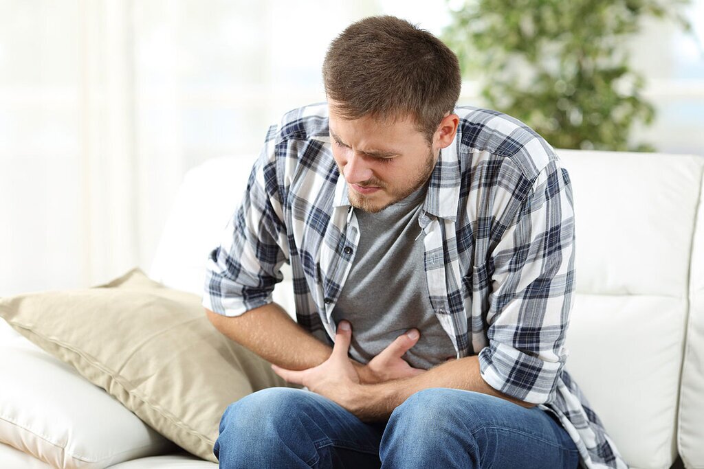 درمان حالت تهوع با خوراکی‌های طبیعی و مفید