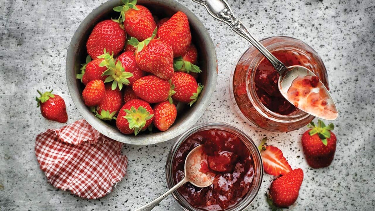 فوت و فن‌های خوشمزه‌تر کردن مربای توت فرنگی